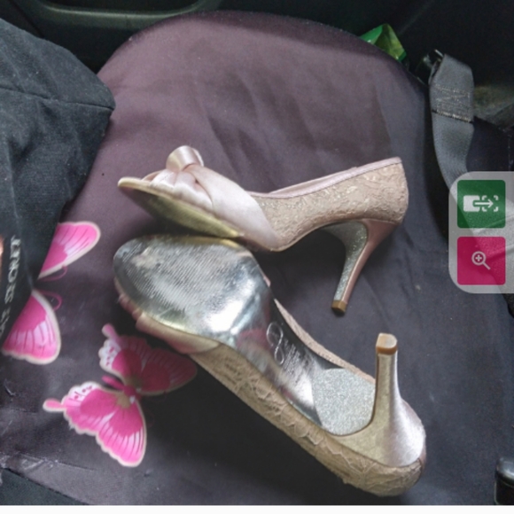 Adrianna Papell heels size 7.5 - Picture 4 of 4